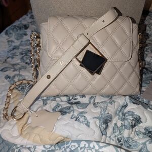 Elegant Cream Quilted Shoulder Bag